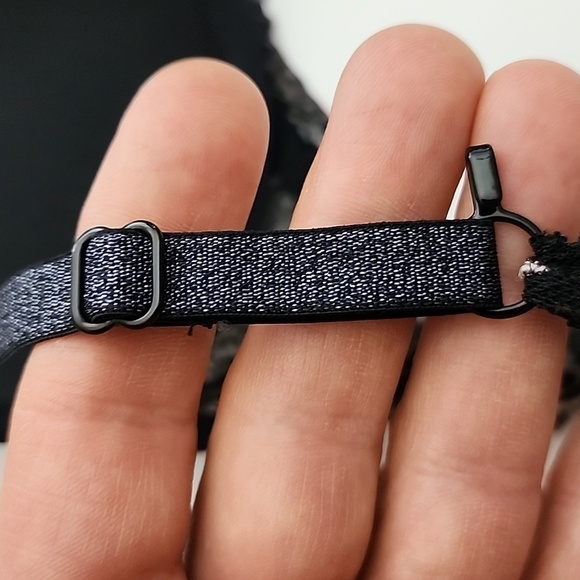 ⭐️2/ $40⭐️ La Senza Beyond Sexy Classic Plunge Push Up Black Lace Bra Size 32B - Picture 13 of 16